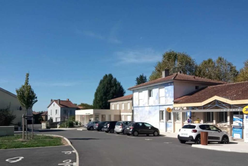 Montemboeuf Centre Town House Free Wifi Villa Bagian luar foto