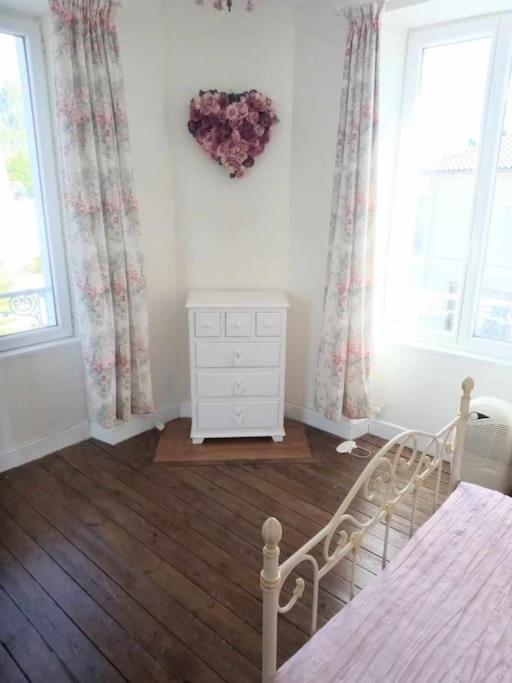Montemboeuf Centre Town House Free Wifi Villa Bagian luar foto